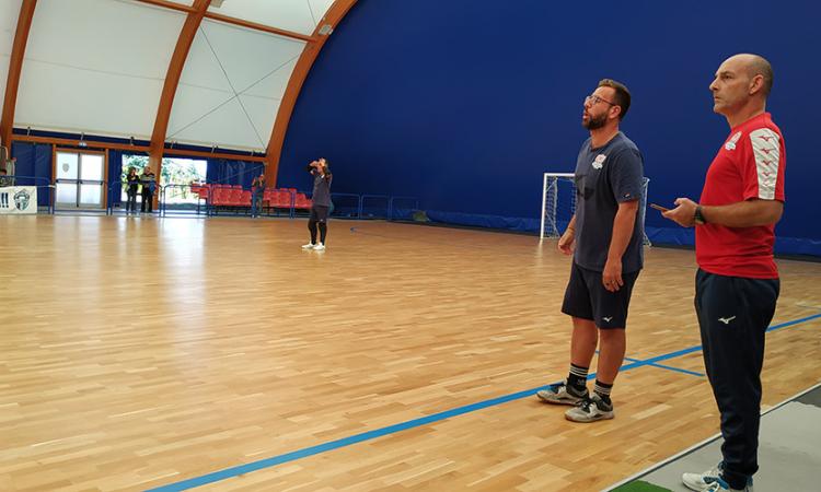 Mennuti in panchina assieme a mister Iovine