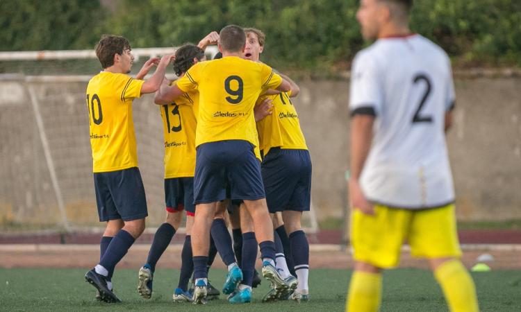 Fumagalli comincia con un colpo esterno. RVM da matti, cinquina esterna per la De Rossi