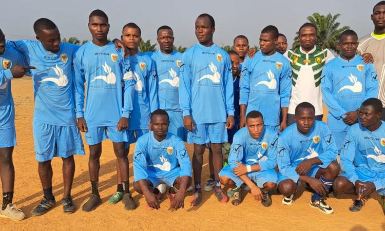 Il Labico dona completi da calcio a una comunità in Camerun. Sorrentino: "Che gioia"