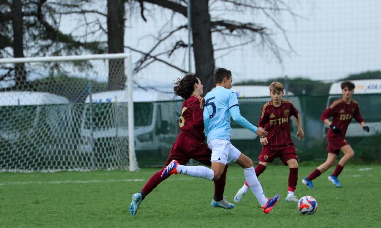 Uno scontro di gioco del derby (Foto ©Consoli)