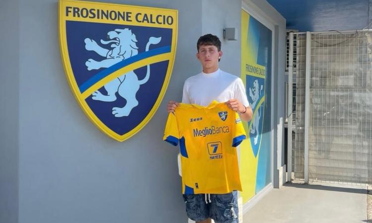 Frosinone nel segno della continuità. Silvestri rinnova per un altro anno 