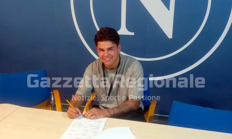 Manuel Nardozi firma con il Napoli