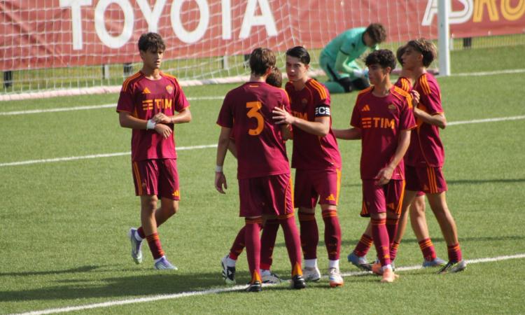 L'esultanza della Roma al primo gol di Dal Bon (Foto ©La Torre)