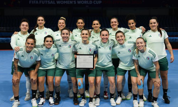 Le azzurre pronte all'esordio (©Figc.it)