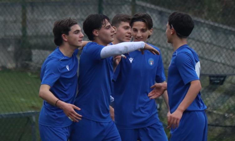 La Rappresentativa Under 15 esulta