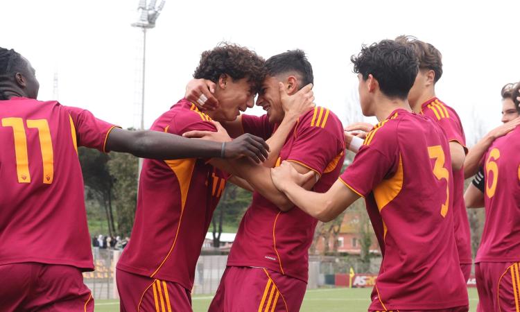 L'esultanza della Roma a Trigoria &copy;Cardini