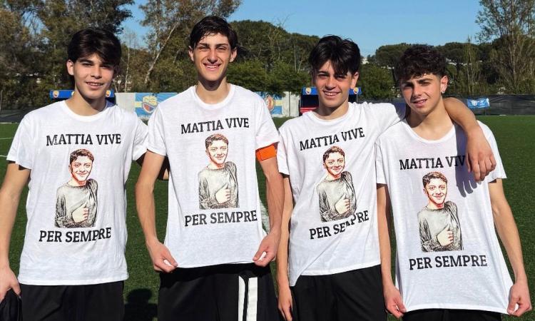 I ragazzi della Pro Calcio Tor Sapienza ricordano Mattia Rizzetti