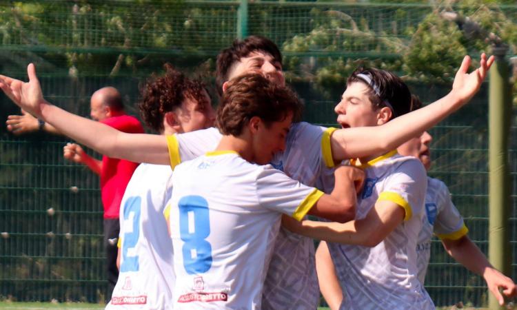 L'esultanza di Crupi al gol del raddoppio per il Savio (Foto &copy;GazReg)