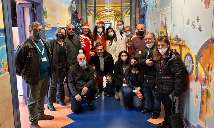 L'OILFA porta doni e regali ai bambini di Oncologia Pediatrica del Policlinico