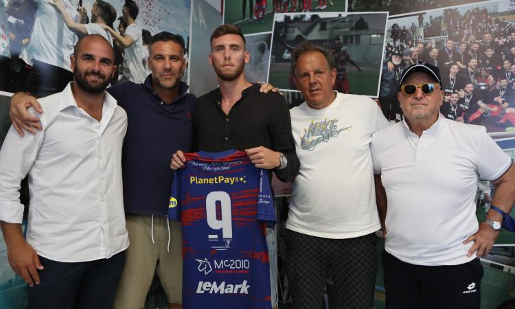 Unipomezia, colpo in attacco: arrivano i gol di Gian Piero Tozzi