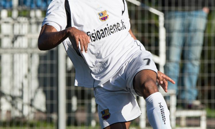Nella semifinale di ritorno l'undici di Bellinati è travolgente. Al Casarano non basta il gol di Prinari