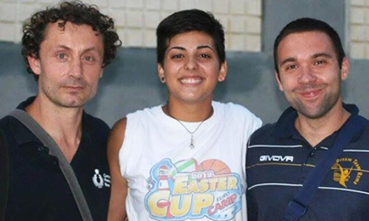Da sinistra: Giampiero Barghini, la giocatrice Noemi Sorace e il dg Luca Liguori