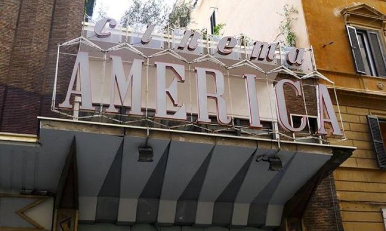 Questa mattina a Trastevere è stato sgomberato il Cinema America