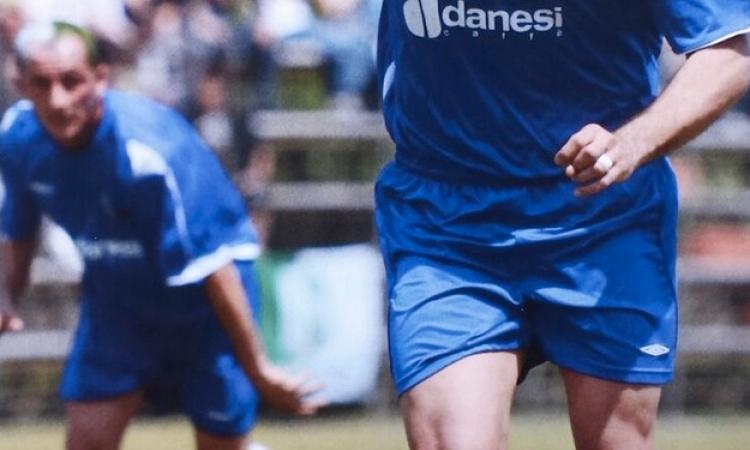 Roberto Romagnoli con la maglia dell'Almas