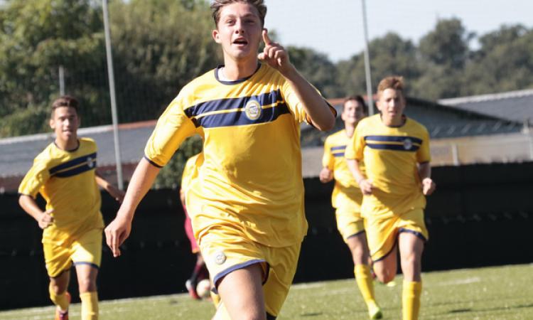 L'esultanza di Rondoni © photosportroma.it