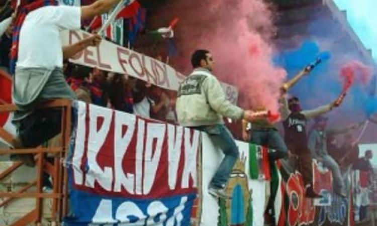 Attimi di tensione all'esterno del Bruschini! Gli ultras del Fondi: "Adesso devono sentirci"