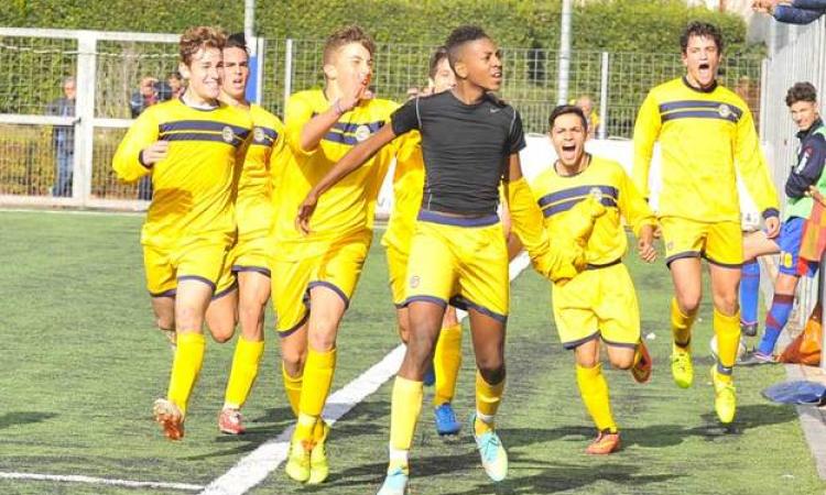 L'Urbetevere esulta dopo il gol di Silva Mendes ©photosportroma.it