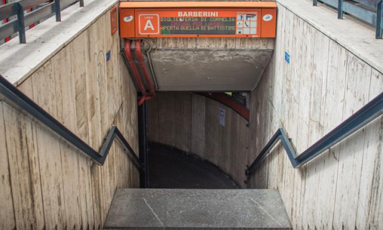 Vigilantes trovato morto nella stazione metro di Barberini