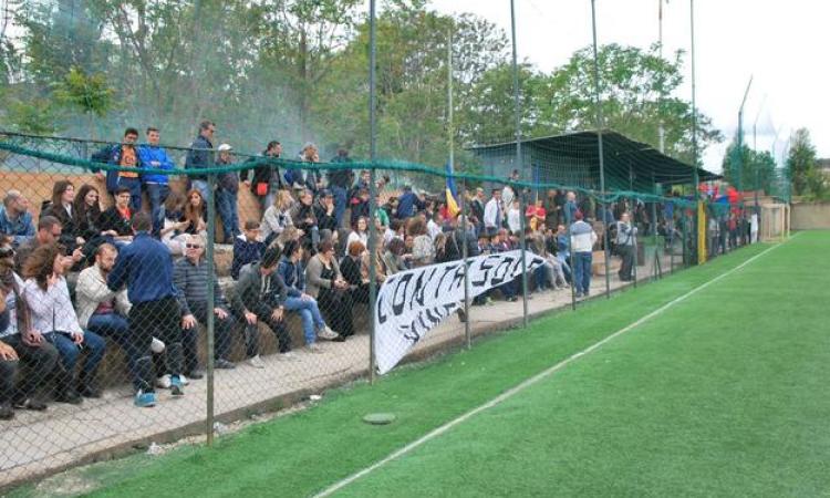 Spalti gremiti al centro sportivo &quot;Cotral&quot; (foto Stefano Pioli)