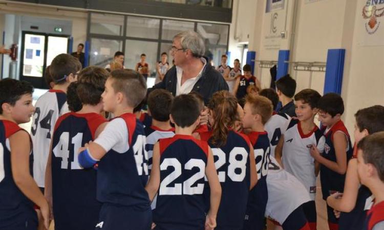 Catanzani abbracciato dai suoi ragazzi
