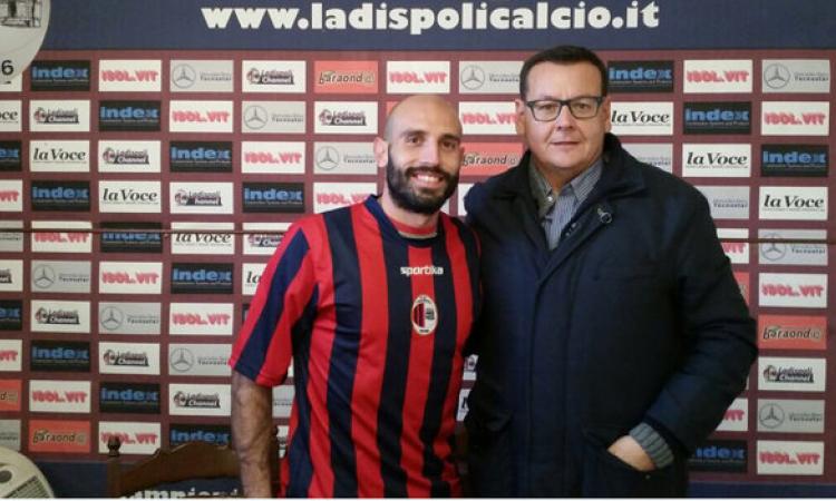 Vincenzo Lupo con il ds Nista foto © ladispolicalcio.it