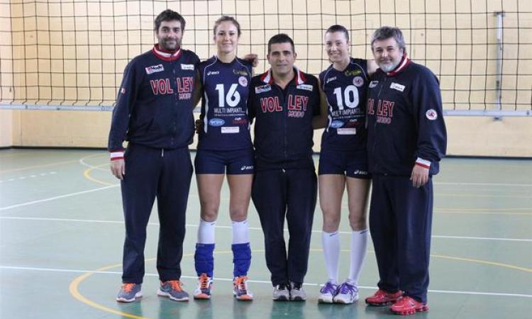 Laura Giombini, la prima a sinistra