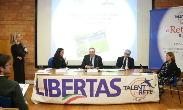 Un momento della conferenza (foto Massetti)