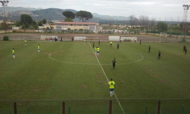 Le due squadre al fischio d'inizio