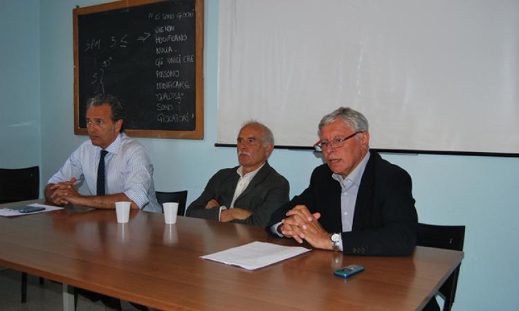 Da sinistra il Dir. Sanitario della Asl Rmh, dott. Mostarda, il Sindaco di Ariccia Cianfanelli, l'asessore Piccarreta
