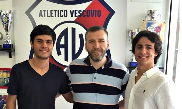 Da sinistra: Marronaro, il presidente Vaccari e Di Castro (foto atleticovescovio.it)