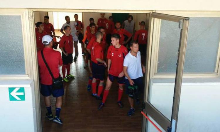 Gli atleti prima dell'ingresso in campo (foto CPC 2005)