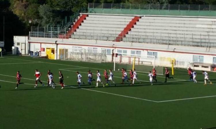 L'ingresso in campo delle due squadre