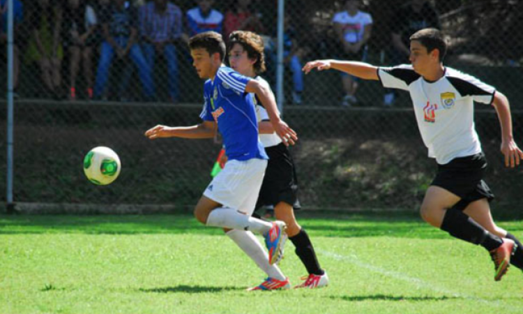 Eduardo Latozefsky Nunez Gabriel in azione con l'Atletico Venezuela
