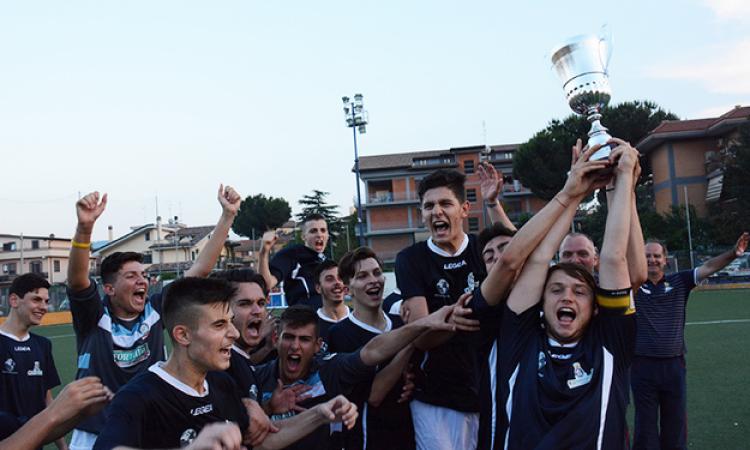 Il Città di Ciampino con la coppa