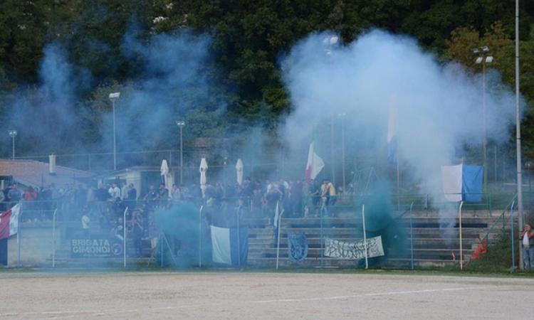 Spettacolo sugli spalti con la Brigata Gimondi