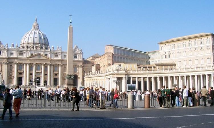 Vaticano: tra polemiche ed attese, stamane è iniziato il Sinodo per la Famiglia