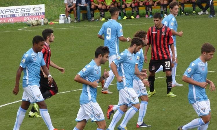 Esultanza laziale dopo l'1-0 (foto gazzettaregionale.it)