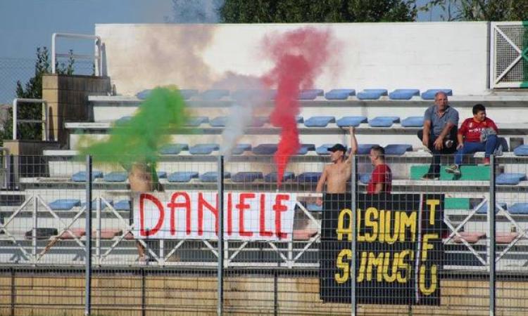 I tifosi del Ladispoli salutano Daniele Bruni