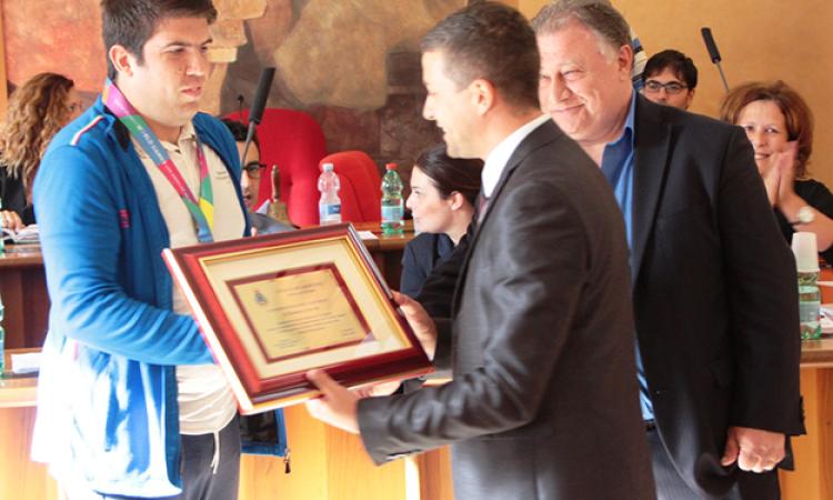 Roberto Ioncoli al momento della premiazione