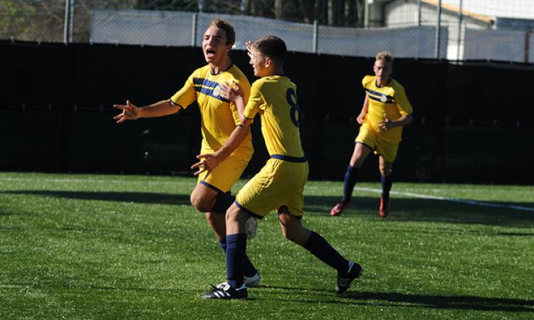 La gioia di Nuzzo dopo il gol al Savio (foto Laura Del Gobbo)