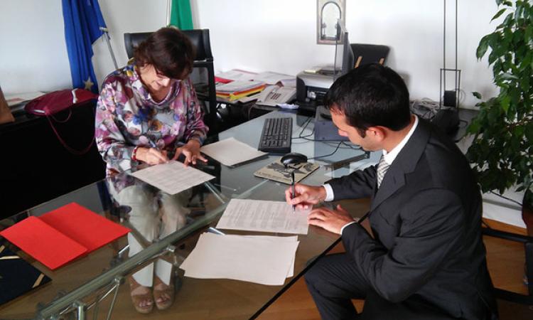 La firma del protocollo d'intesa