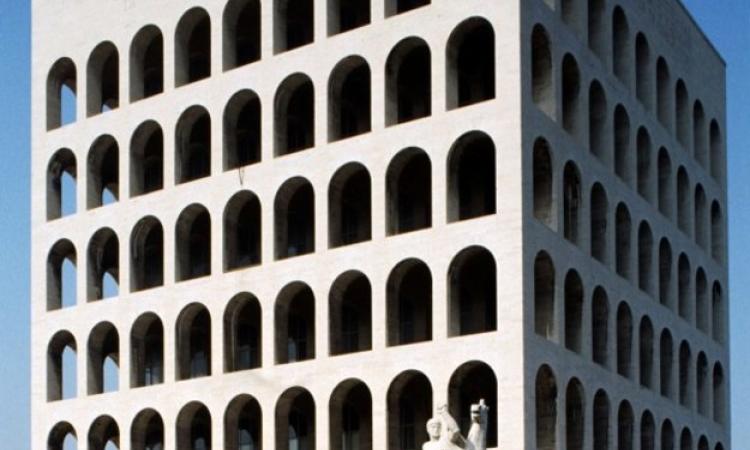 Una bella immagine del &quot;Colosseo quadrato&quot; dell'Eur