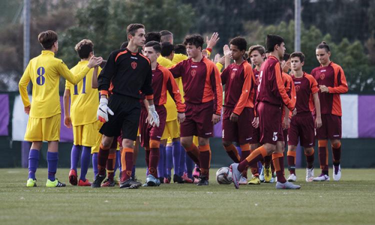 Le due squadre a centrocampo © Shotsport.it