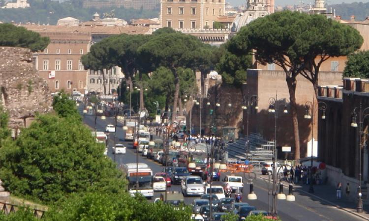 Targhe alterne fino a domani: e nella Metro B riapre la tratta Tiburtina-Rebibbia