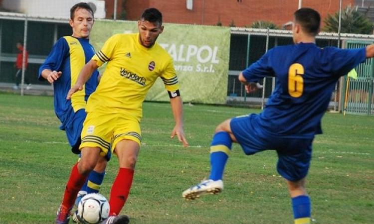 Mirko Forcina in gol contro il Ronciglione (foto Fiumicino Calcio)