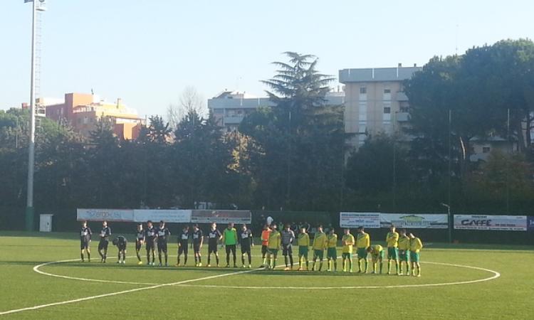 Le due squadre al fischio di inizio (C) Gazzetta Regionale