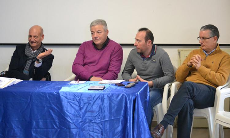Una foto durante la presentazione