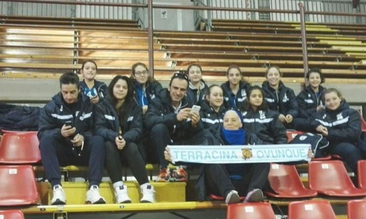 Foto di gruppo per le ragazze del Volley Terracina