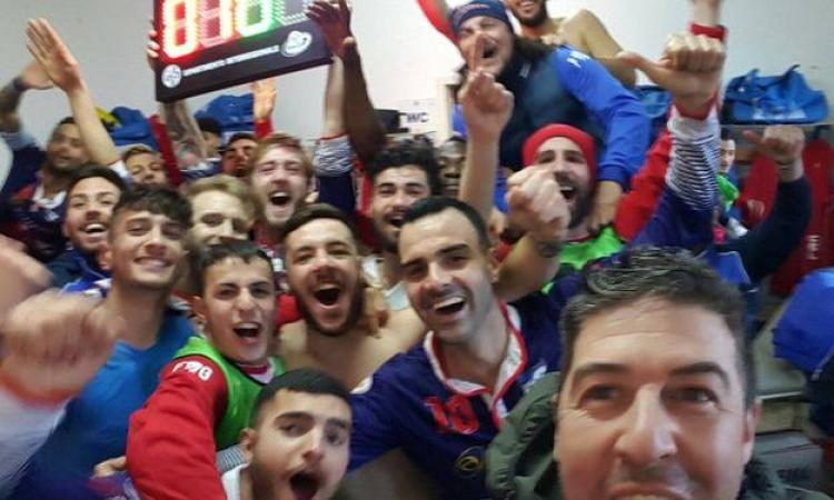 La gioia dei giocatori del Serpentara dopo la bella vittoria in casa del Francavilla foto © Facebook