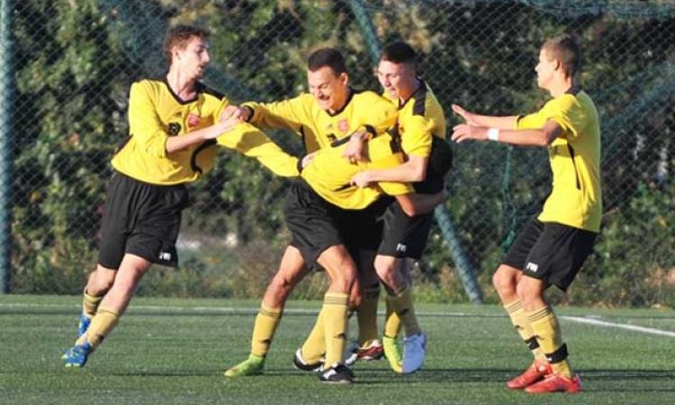 Festeggia l'Atletico 2000 Foto © Del Gobbo